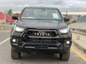 Toyota Hilux 2022 Matt Black