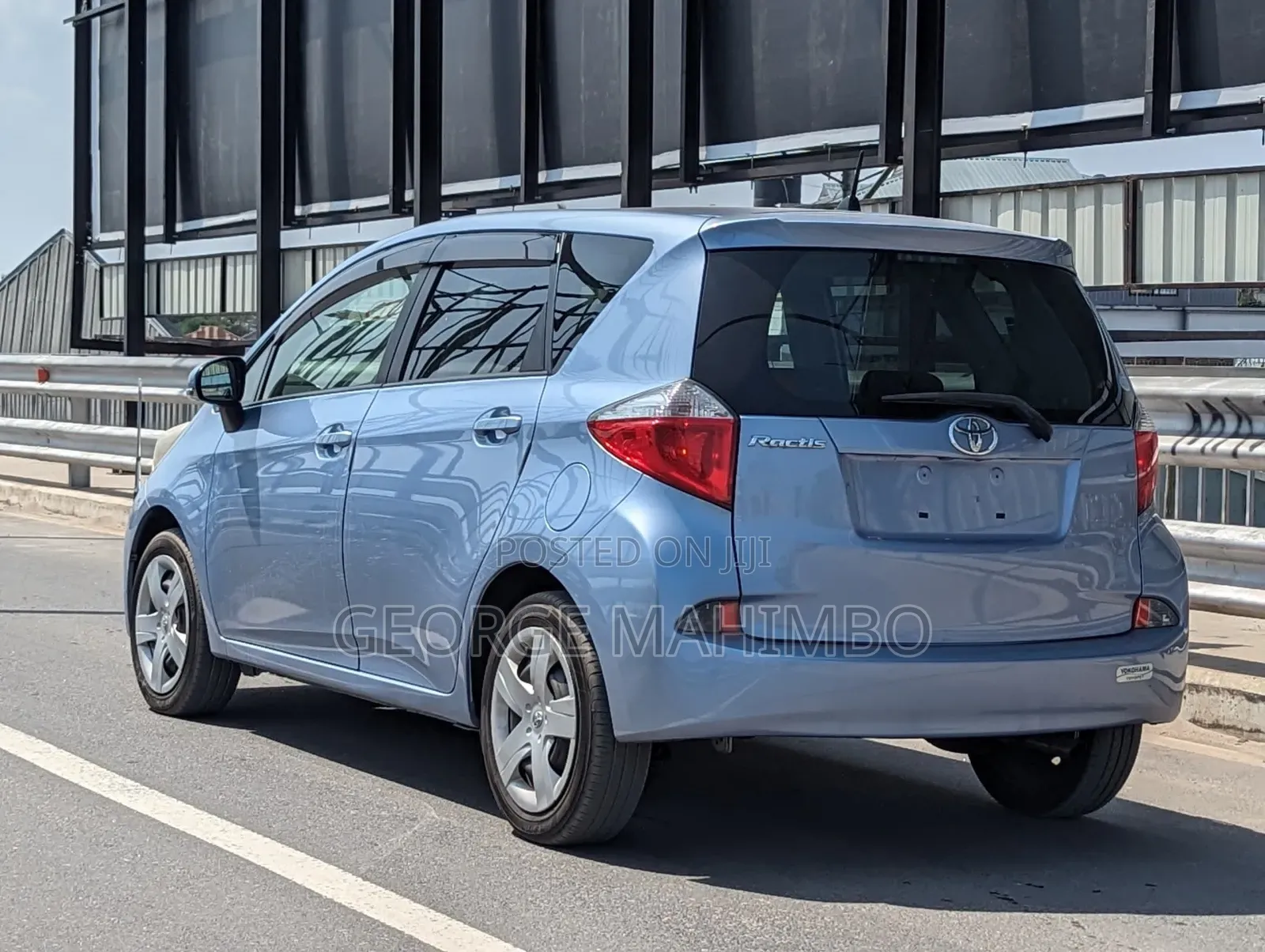 Toyota Ractis 2012 Blue