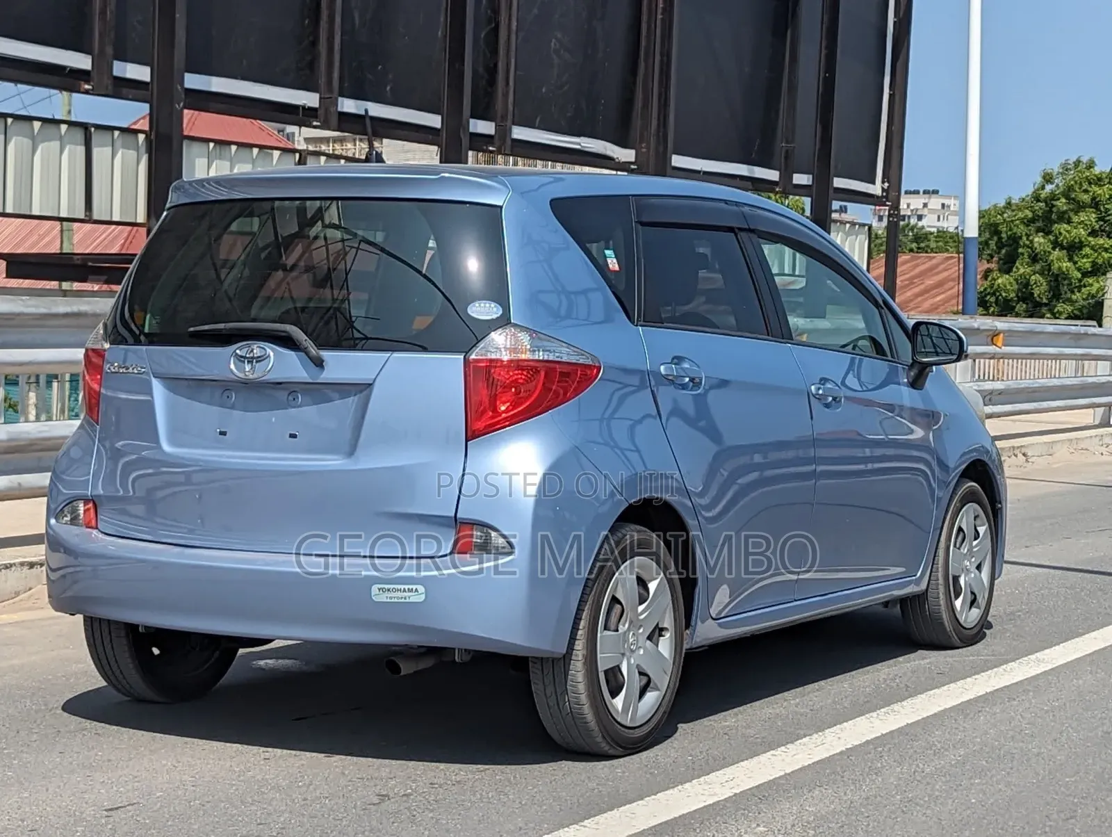 Toyota Ractis 2012 Blue
