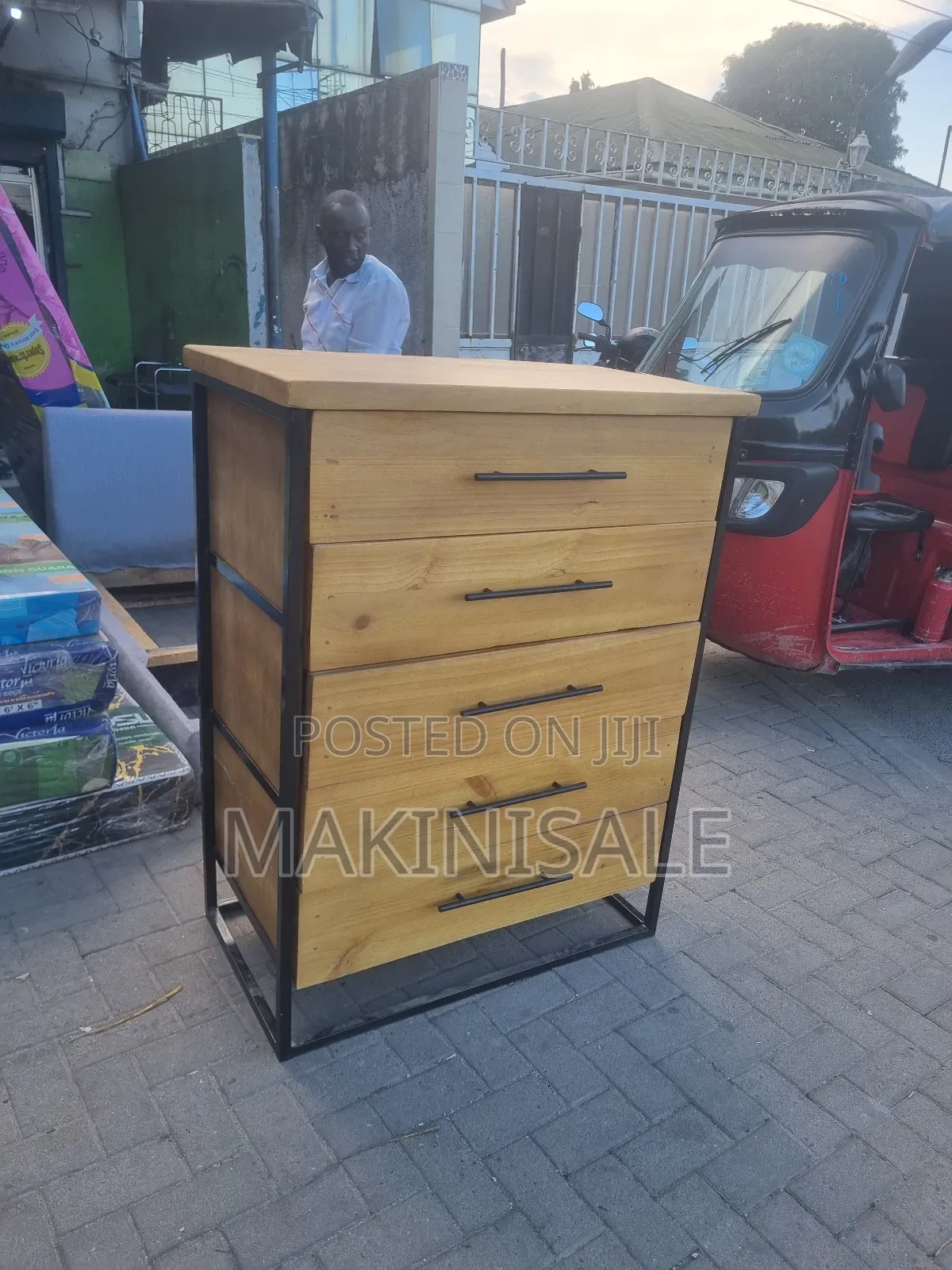 Console Table Nzuri Sana