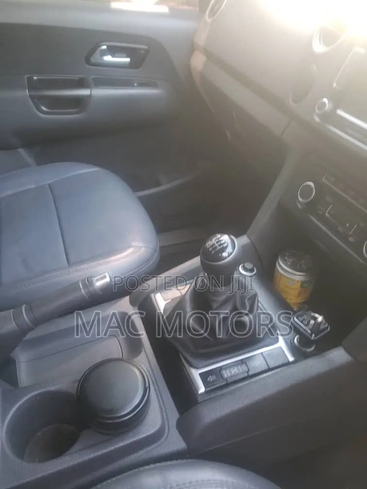 Volkswagen Amarok 2012 Silver