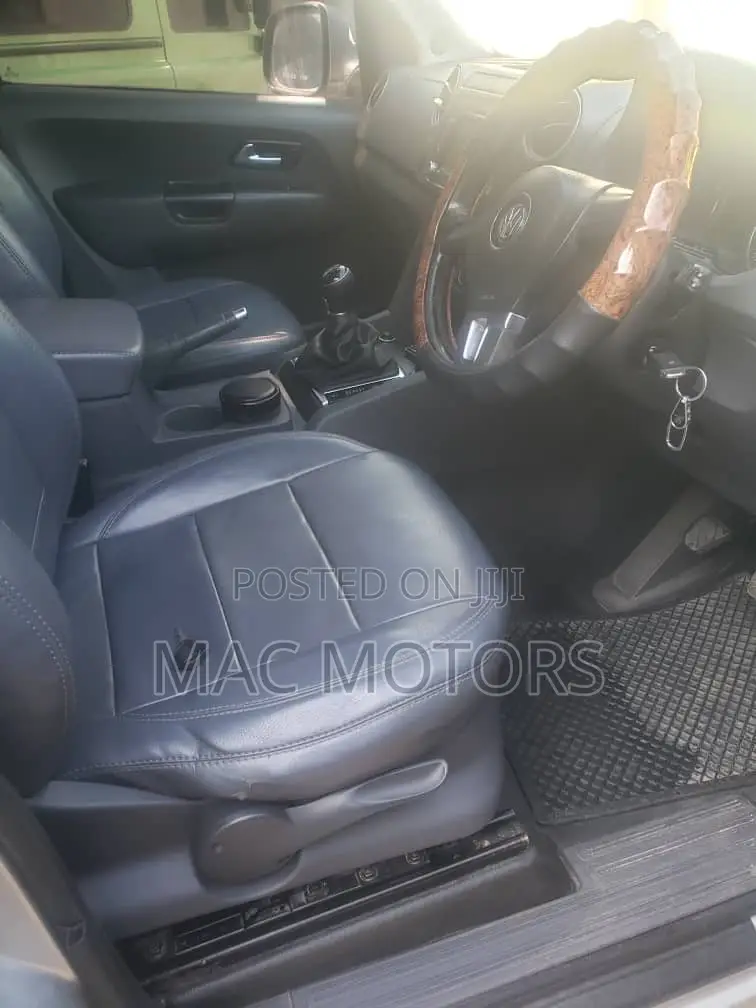 Volkswagen Amarok 2012 Silver