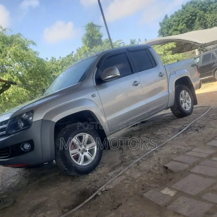Volkswagen Amarok 2012 Silver