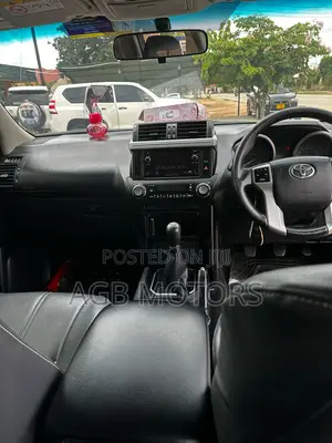 Toyota Land Cruiser Prado 2017 Black