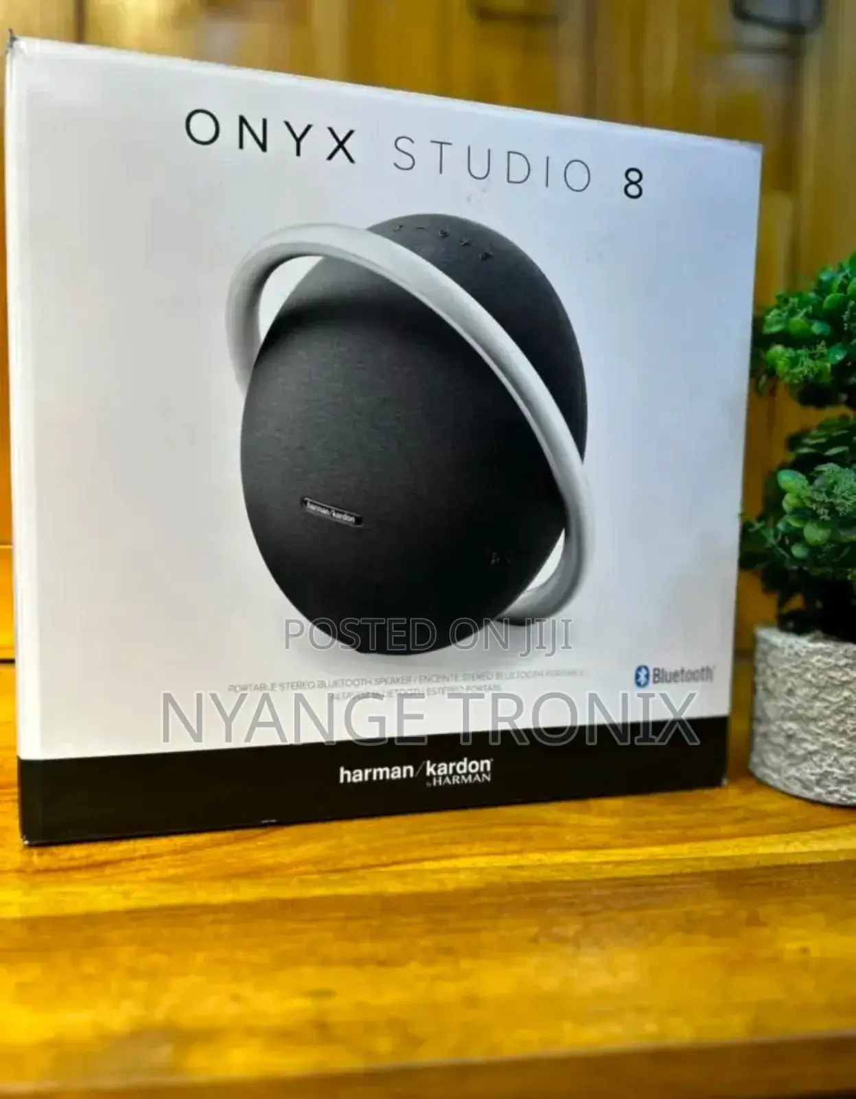 Harman Kardon Onyx Studio 8
