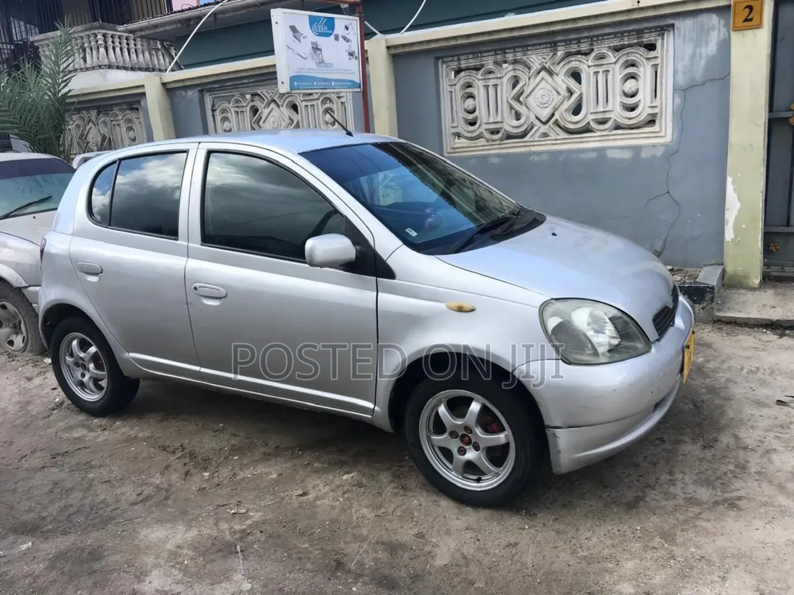 Toyota Vitz 2004 Silver