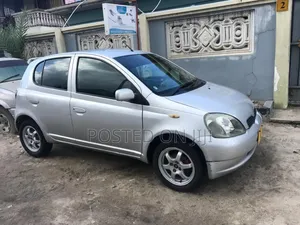 Toyota Vitz 2004 Silver