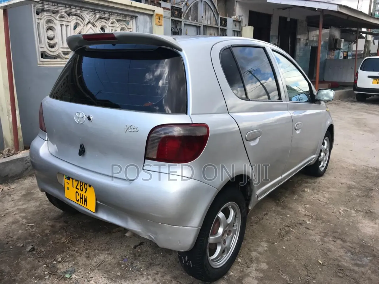 Toyota Vitz 2004 Silver