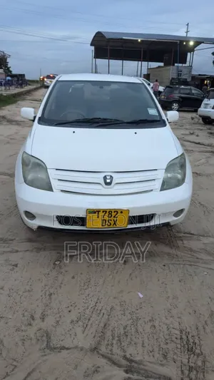 Toyota IST 2004 White