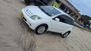 Toyota IST 2004 White