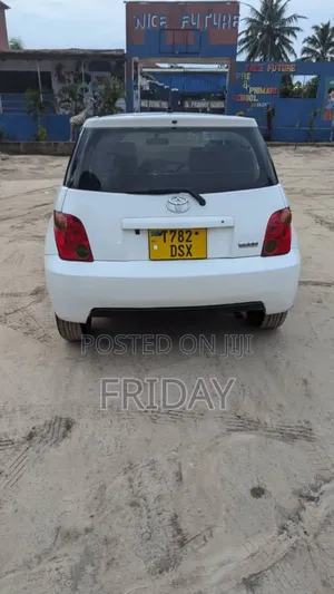 Toyota IST 2004 White