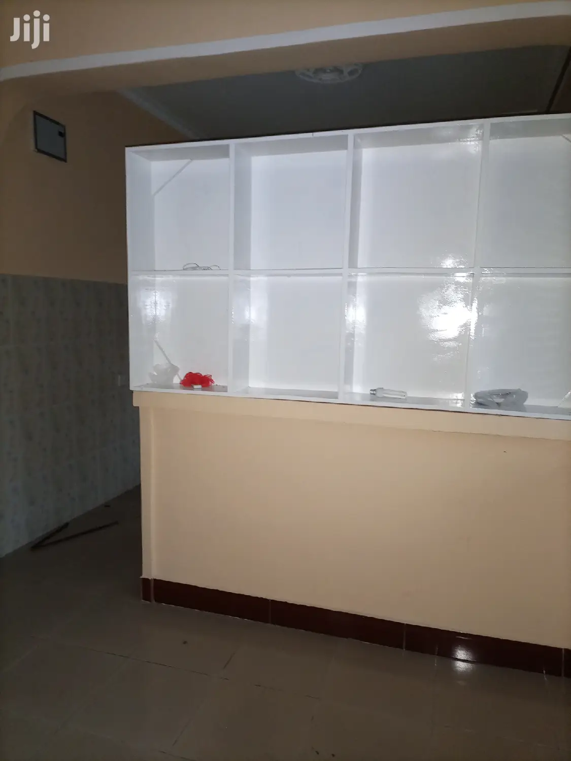 Ina Vyumba2,Master,Sebule,Jiko,Public Toilet Na Parking