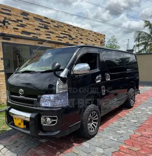 Toyota Quantum 2014 Black