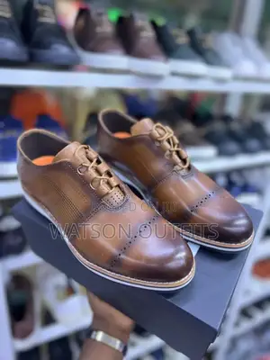Footwears Classic Smart Za Wakubwa