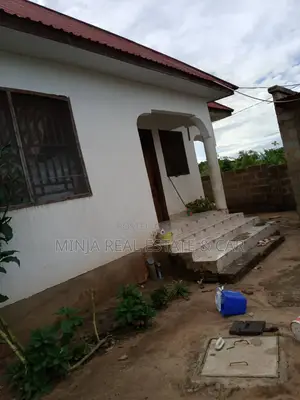 3bdrm House in Zinga for sale