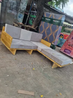 Sofa Nzuri Sana Mbao Na Sponchi