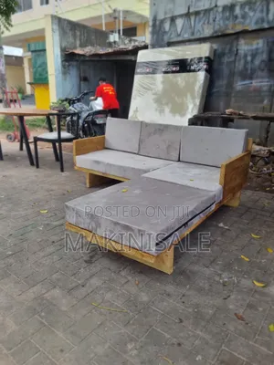 Sofa Nzuri Sana Mbao Na Sponchi