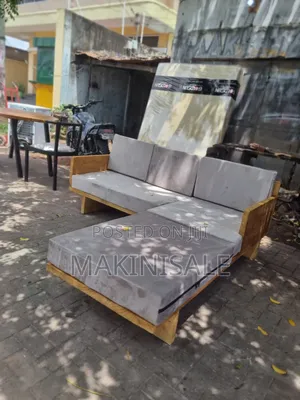 Sofa Nzuri Sana Mbao Na Sponchi