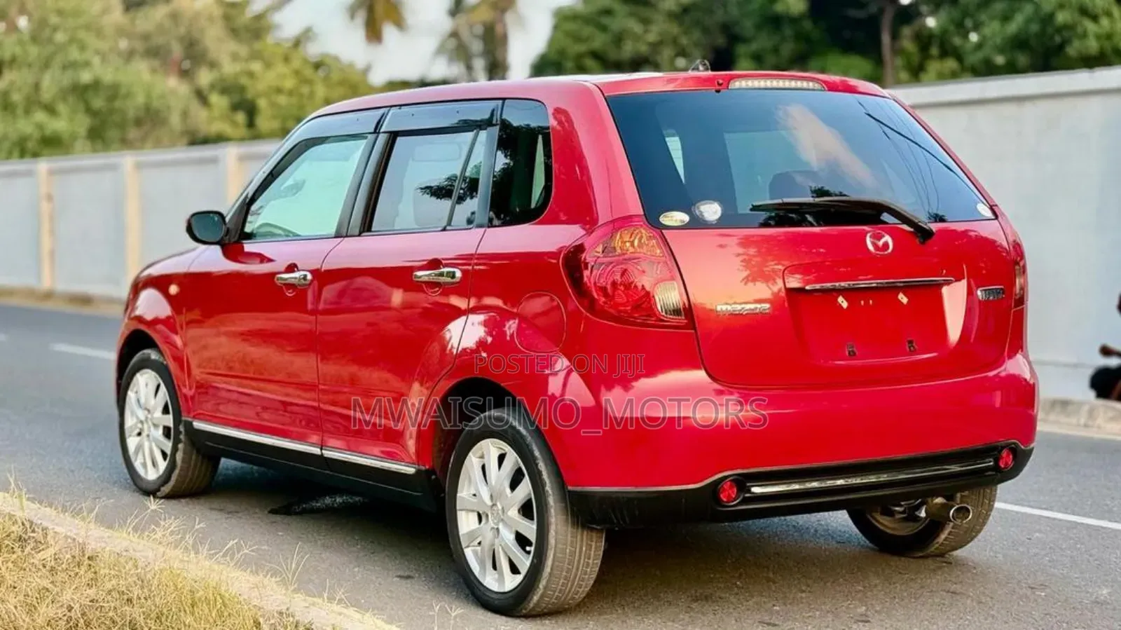 Mazda Verisa 2010 Red