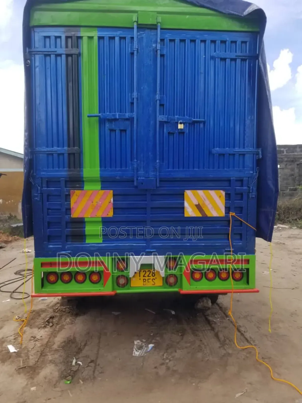 Mitsubishi Fuso 2018 Blue