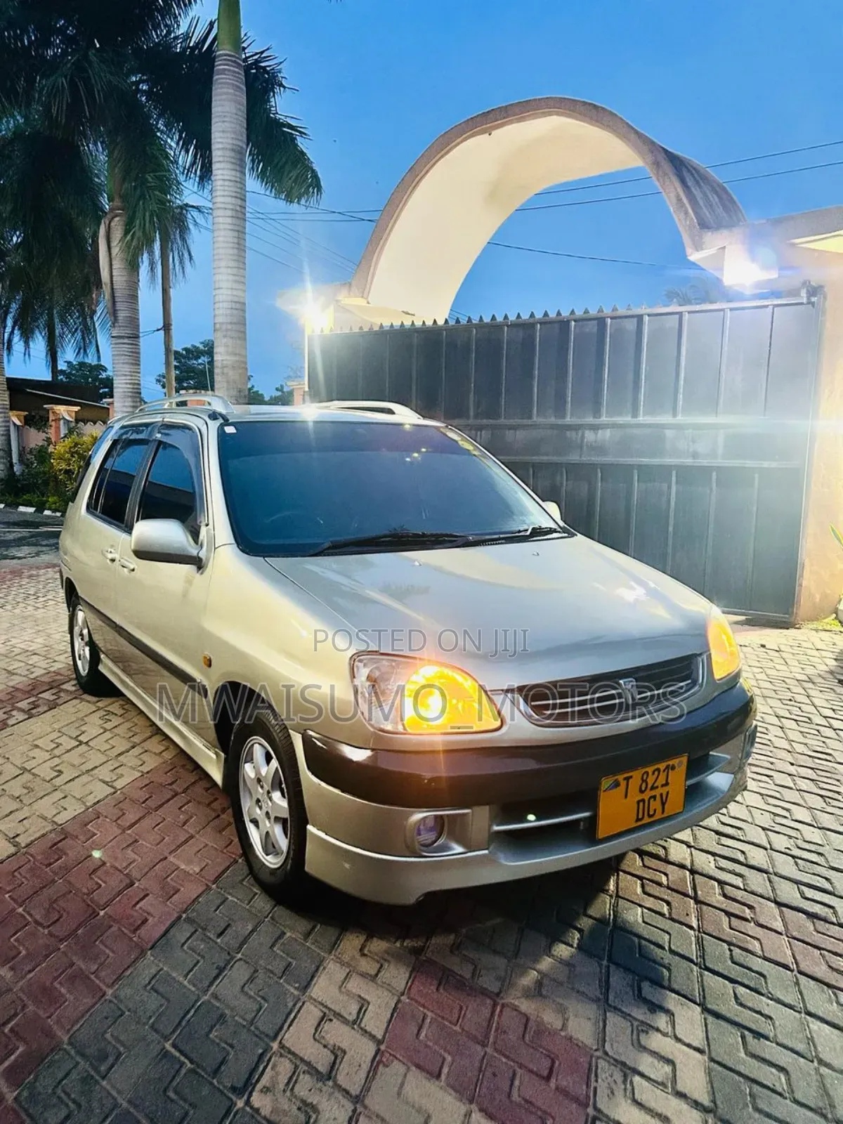 Toyota Raum 2002 Gold