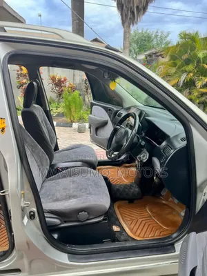 Toyota Raum 2002 Gold