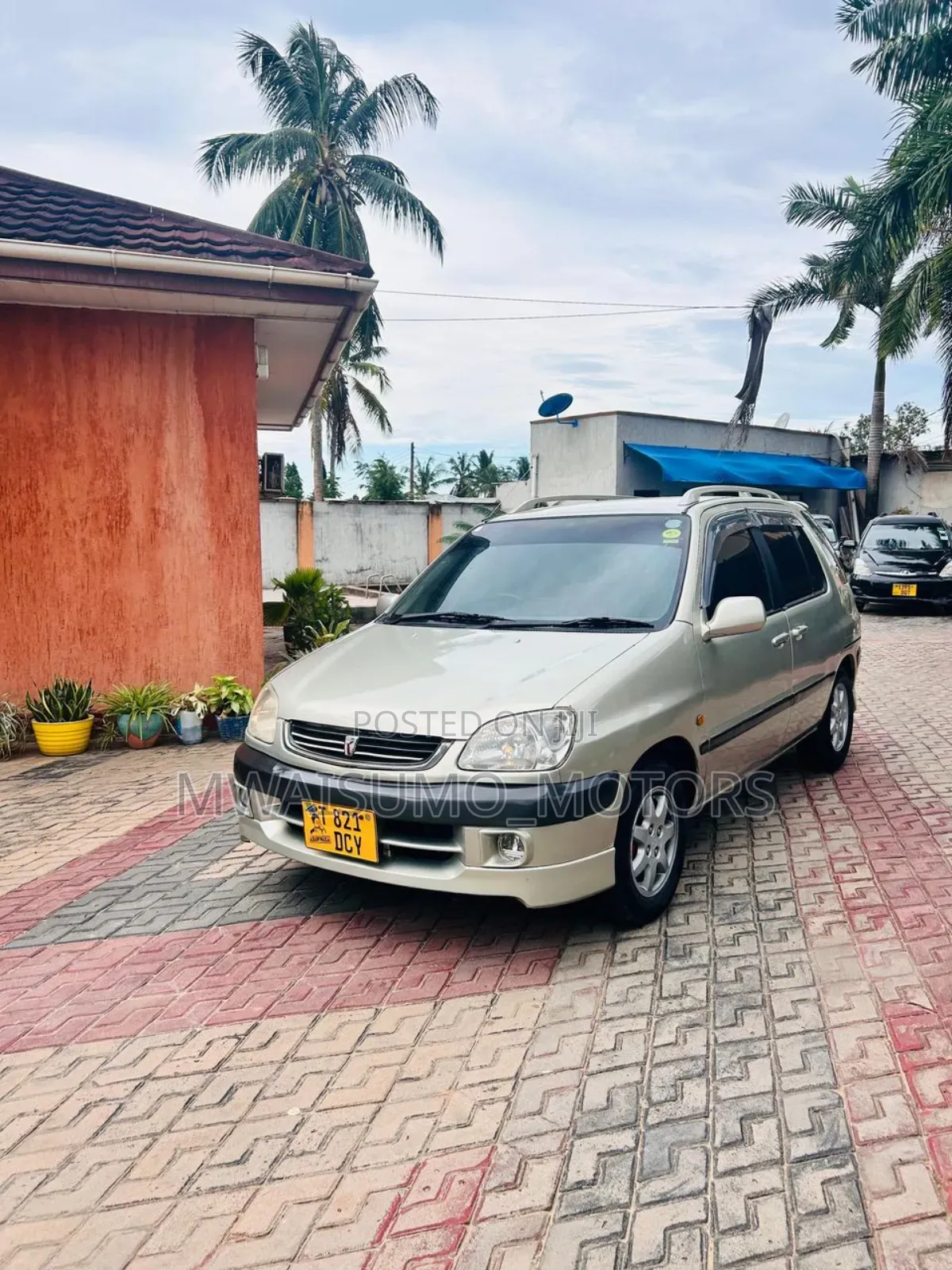 Toyota Raum 2002 Gold