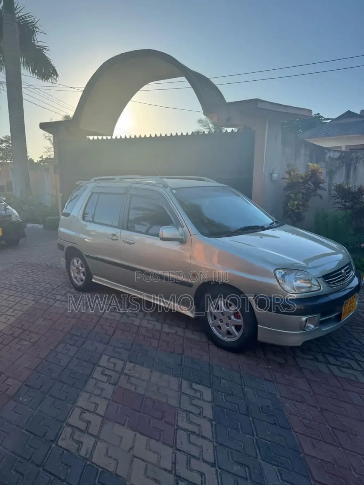 Toyota Raum 2002 Gold