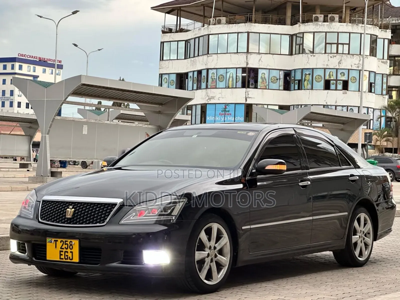 Toyota Crown 2004 Black