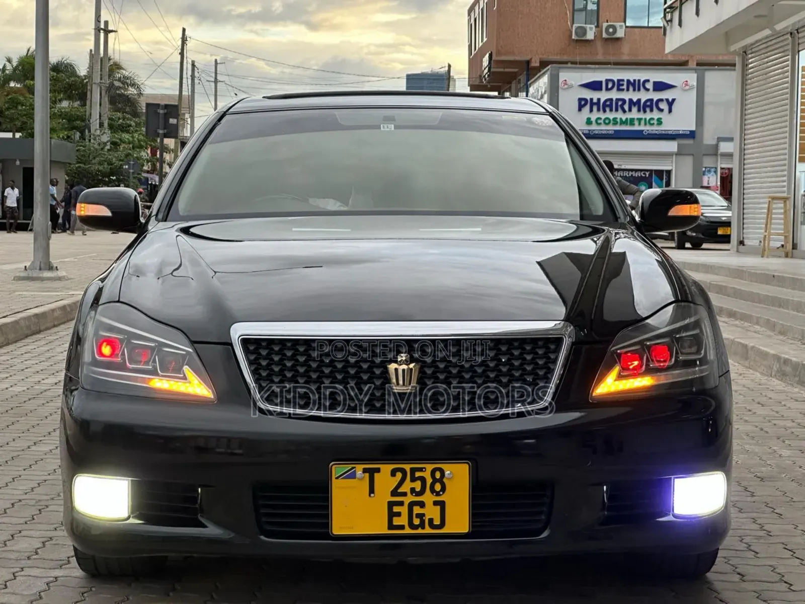 Toyota Crown 2004 Black