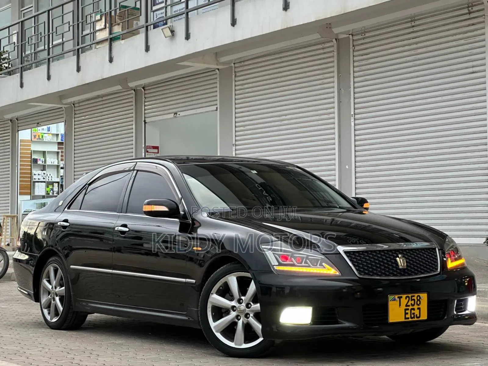 Toyota Crown 2004 Black