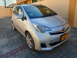 Toyota Ractis 2011 Silver