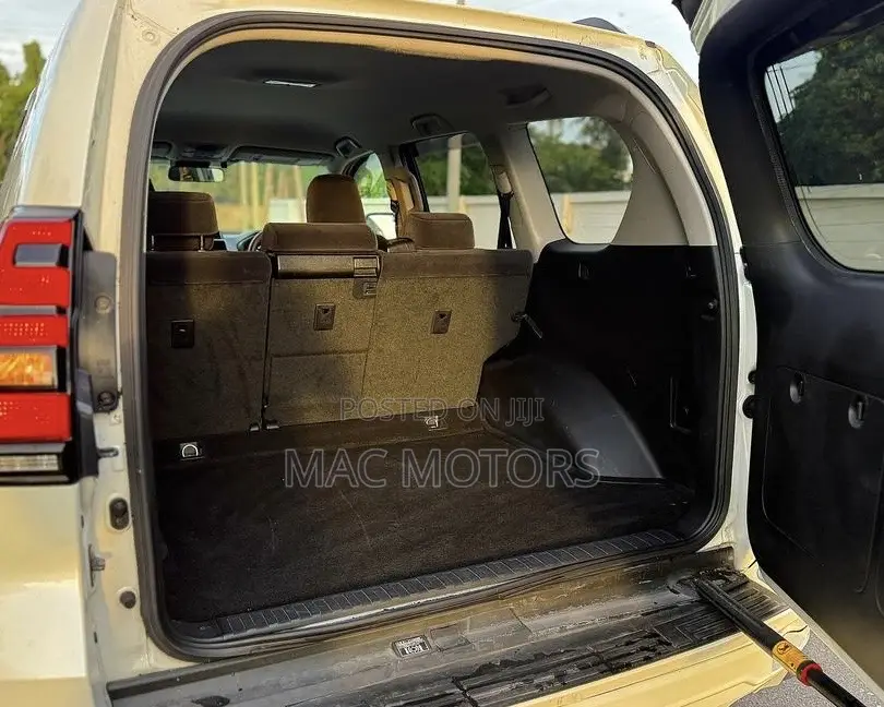 Toyota Land Cruiser Prado 2.7 2018 White