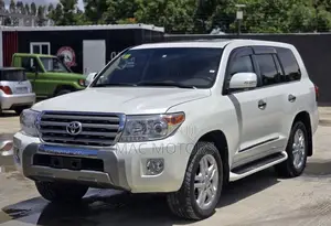 Toyota Land Cruiser 4.6 V8 ZX 2011 White