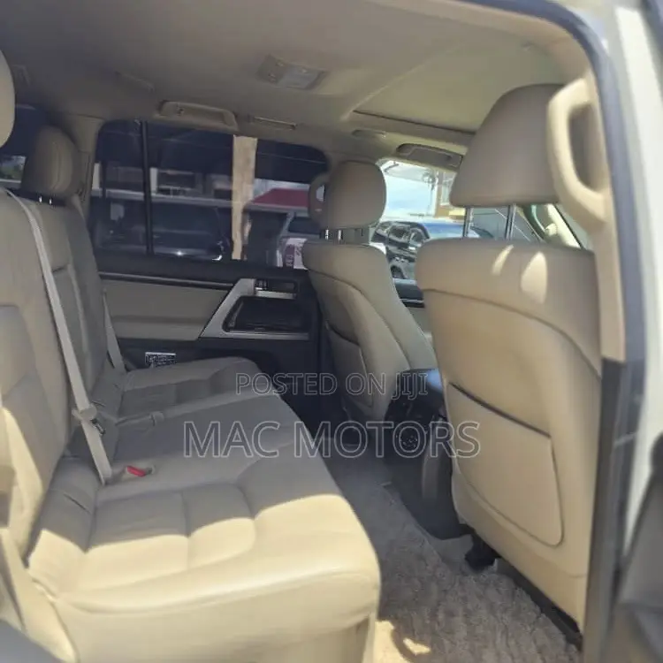 Toyota Land Cruiser 4.6 V8 ZX 2011 White