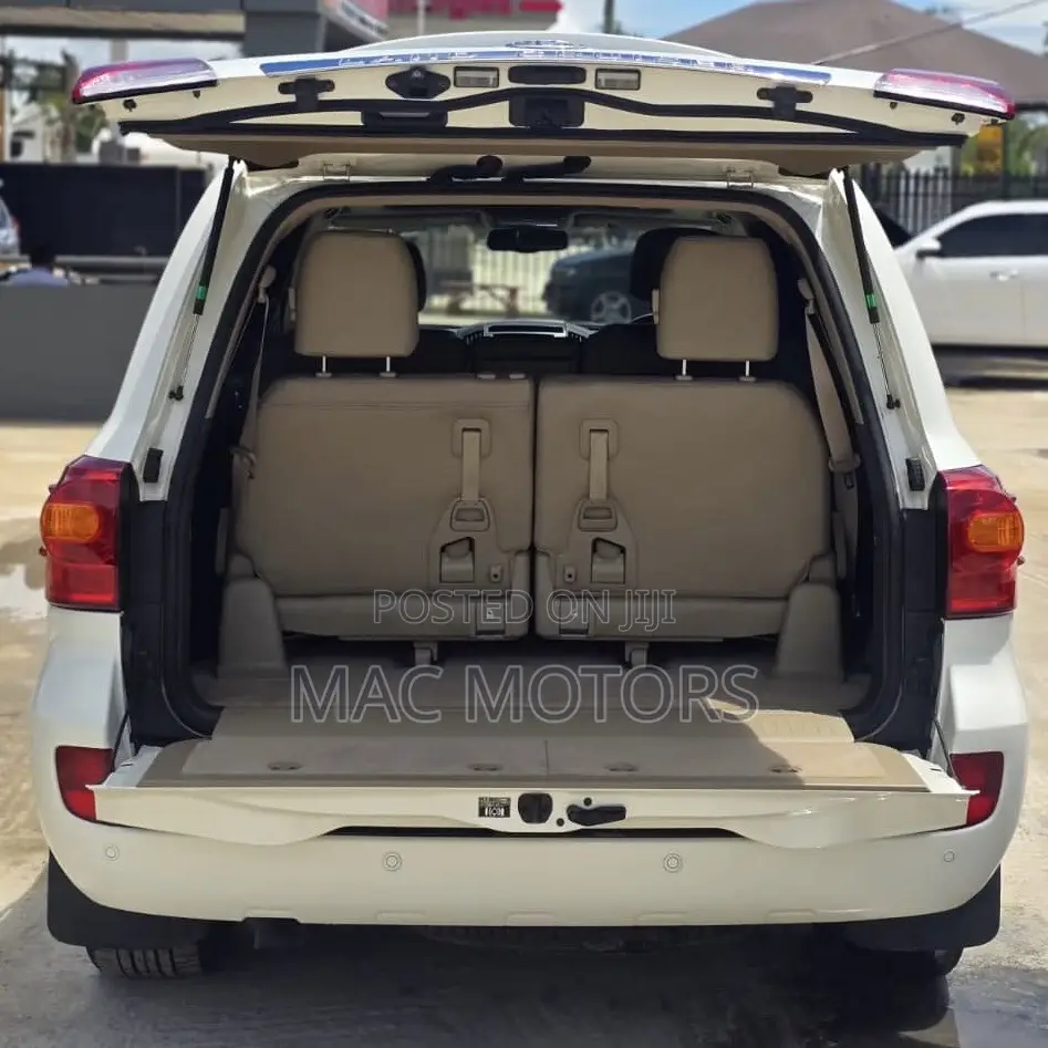 Toyota Land Cruiser 4.6 V8 ZX 2011 White