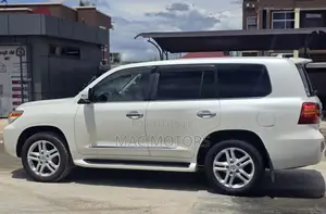 Toyota Land Cruiser 4.6 V8 ZX 2011 White