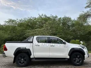 Toyota Hilux 2020 Off white