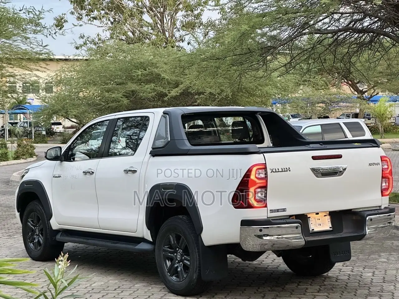 Toyota Hilux 2020 Off white