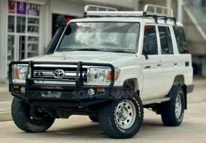 Toyota Land Cruiser 2011 Pearl
