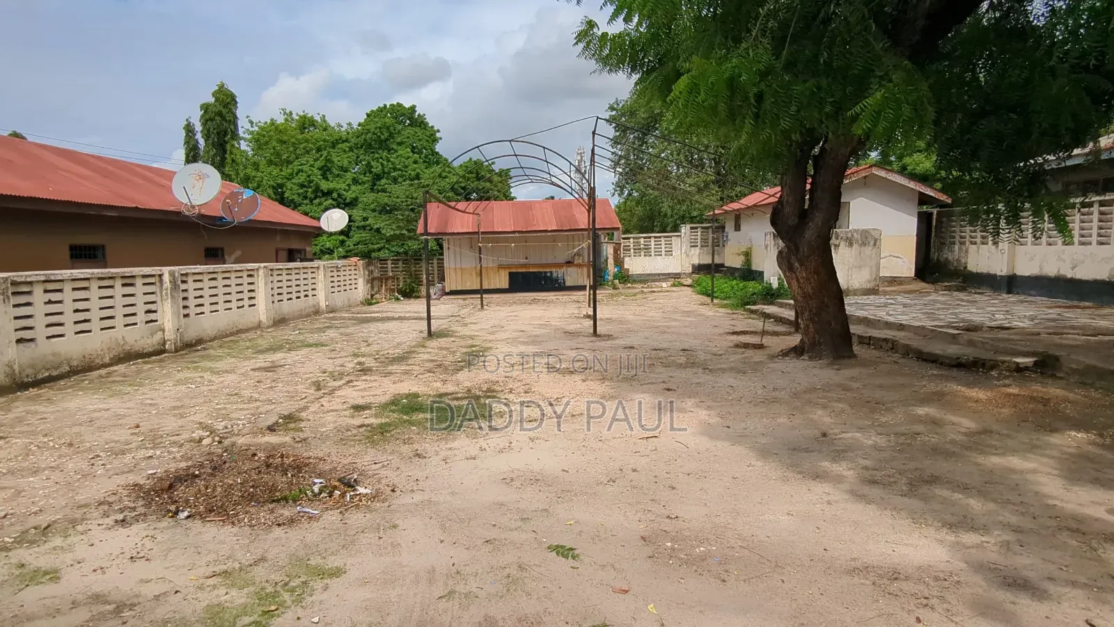 6bdrm Townhouse / Terrace in Bunju for rent