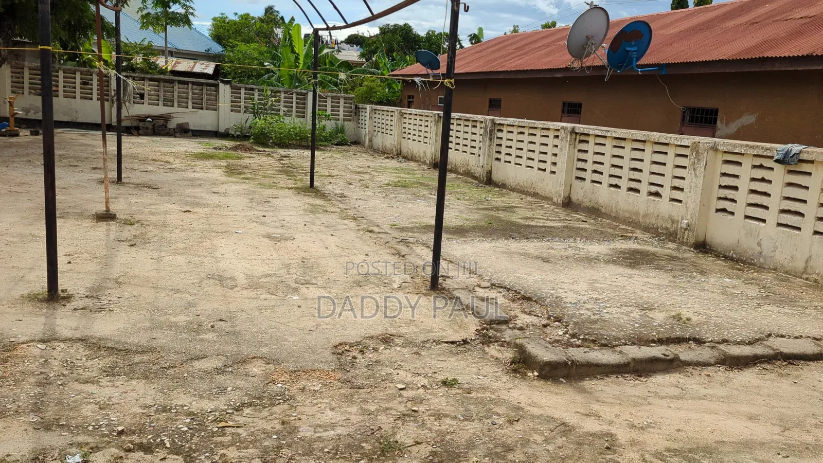 6bdrm Townhouse / Terrace in Bunju for rent