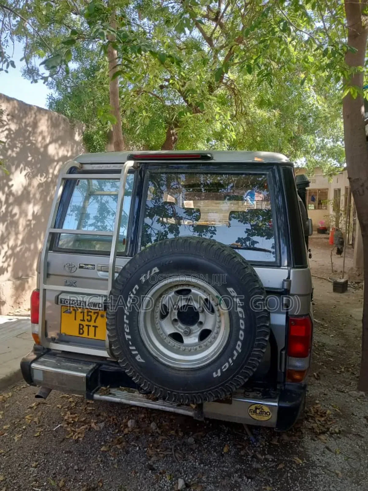 Toyota Land Cruiser 1999 Gray