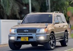 Toyota Land Cruiser 2001 Gold