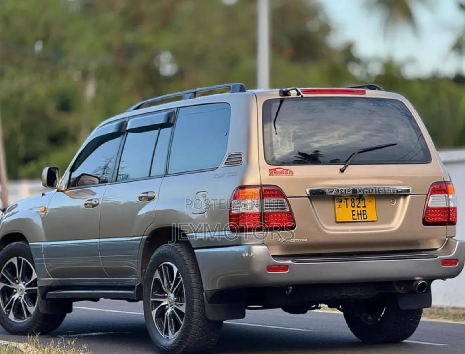 Toyota Land Cruiser 2001 Gold