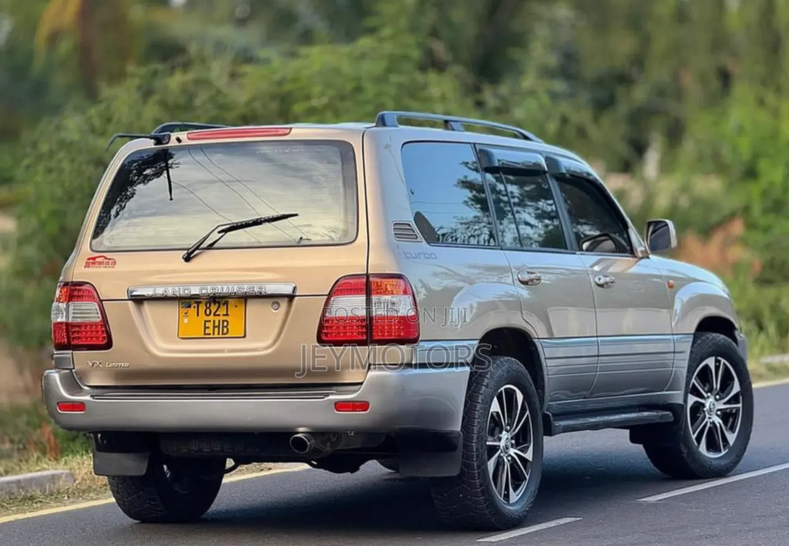 Toyota Land Cruiser 2001 Gold
