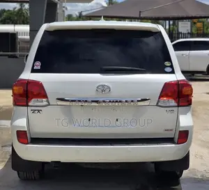 Toyota Land Cruiser 4.6 V8 ZX 2011 White
