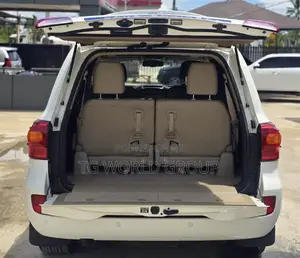 Toyota Land Cruiser 4.6 V8 ZX 2011 White
