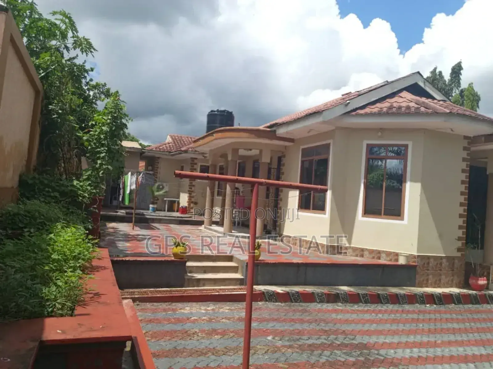 5bdrm House in Kimara Temboni, Kinondoni for sale