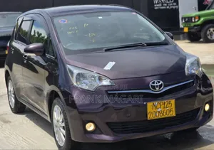 Toyota Ractis 1.5 FWD 2011 Burgundy